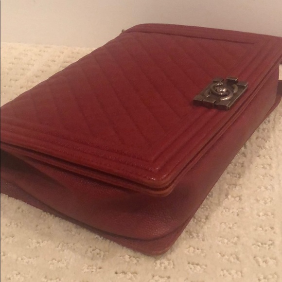 Red Chanel large caviar skin ruthenium tone metal - Picture 7 of 7